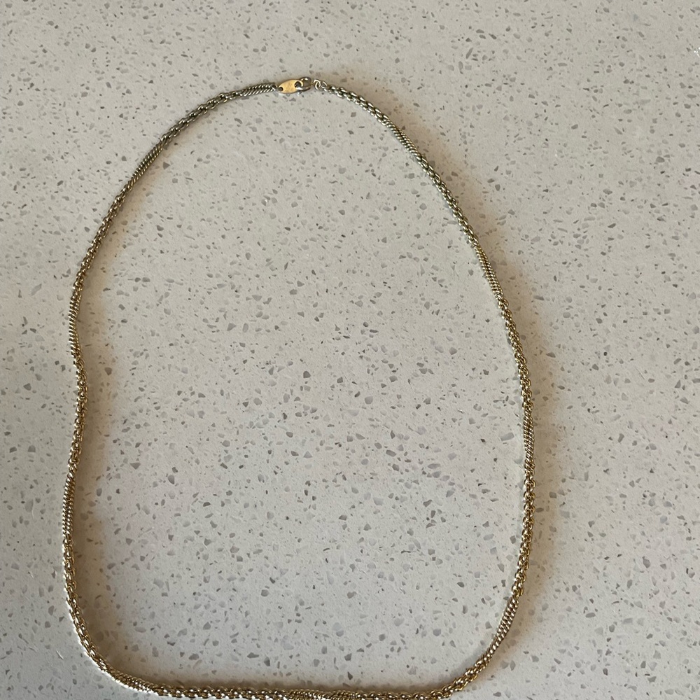 Elegant Gold Chain Trifari Necklace